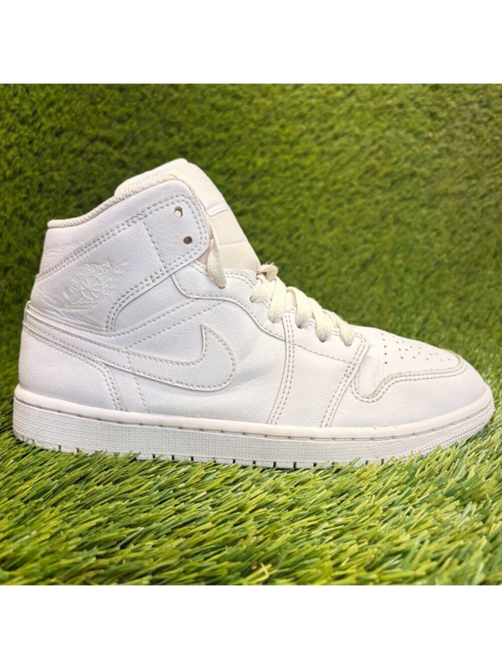 Nike Air Jordan 1 Mid Mens Size 7.5 Triple White Athletic Leather Shoes Sneakers